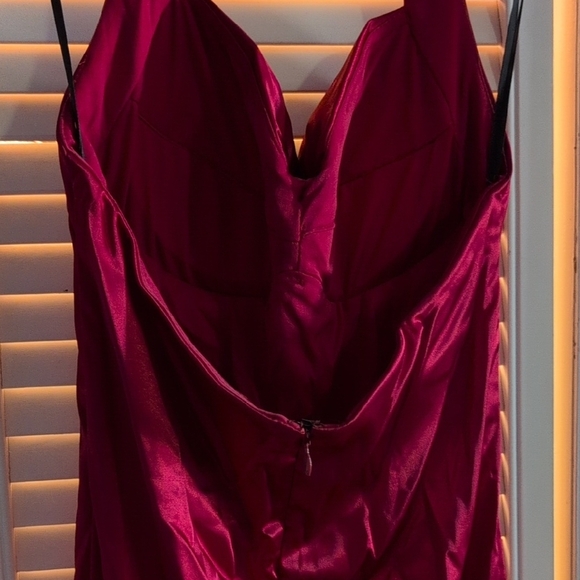 Blondie Nites Red Halter Evening Dress - Picture 8 of 16